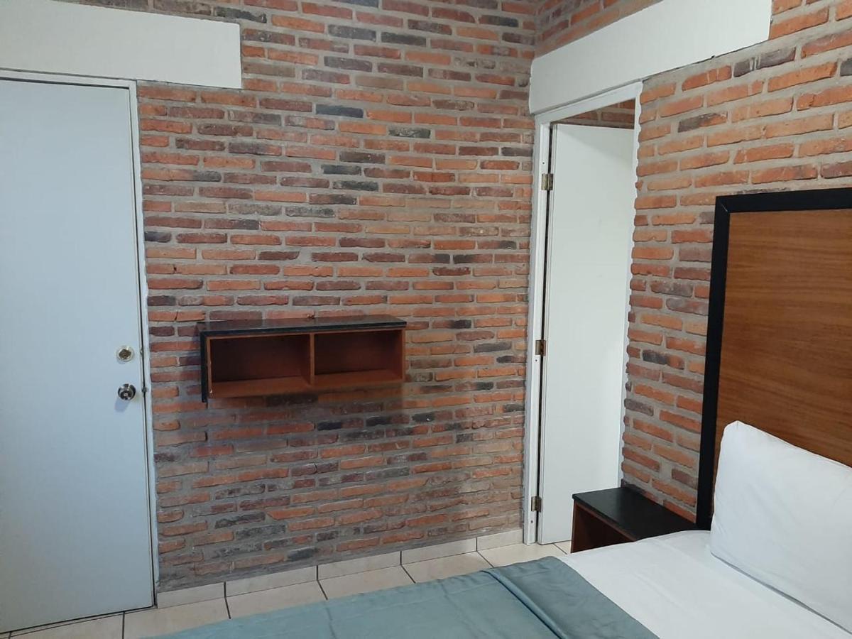 Hotel Hcm Guadalajara Zewnętrze zdjęcie
