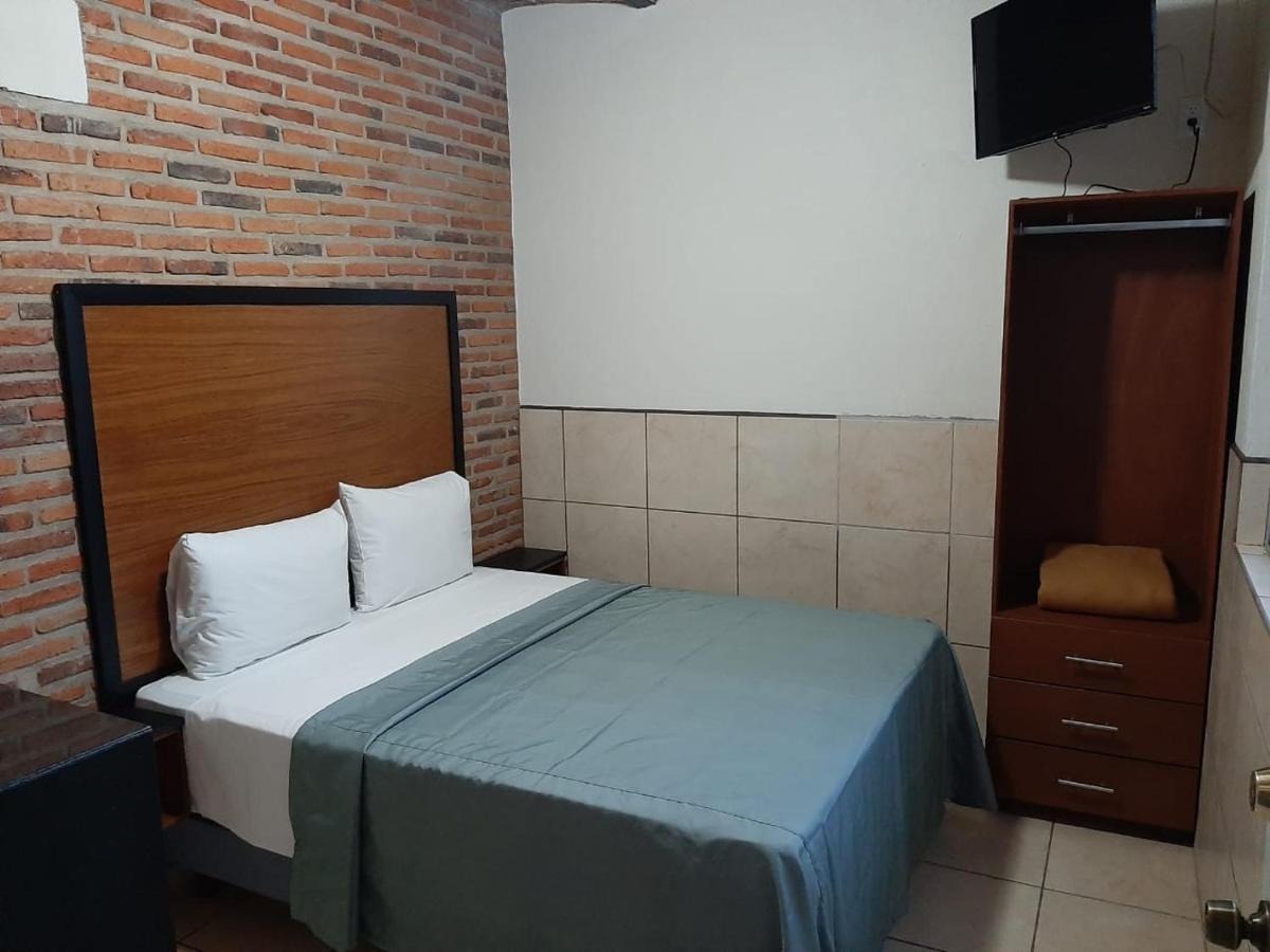 Hotel Hcm Guadalajara Zewnętrze zdjęcie