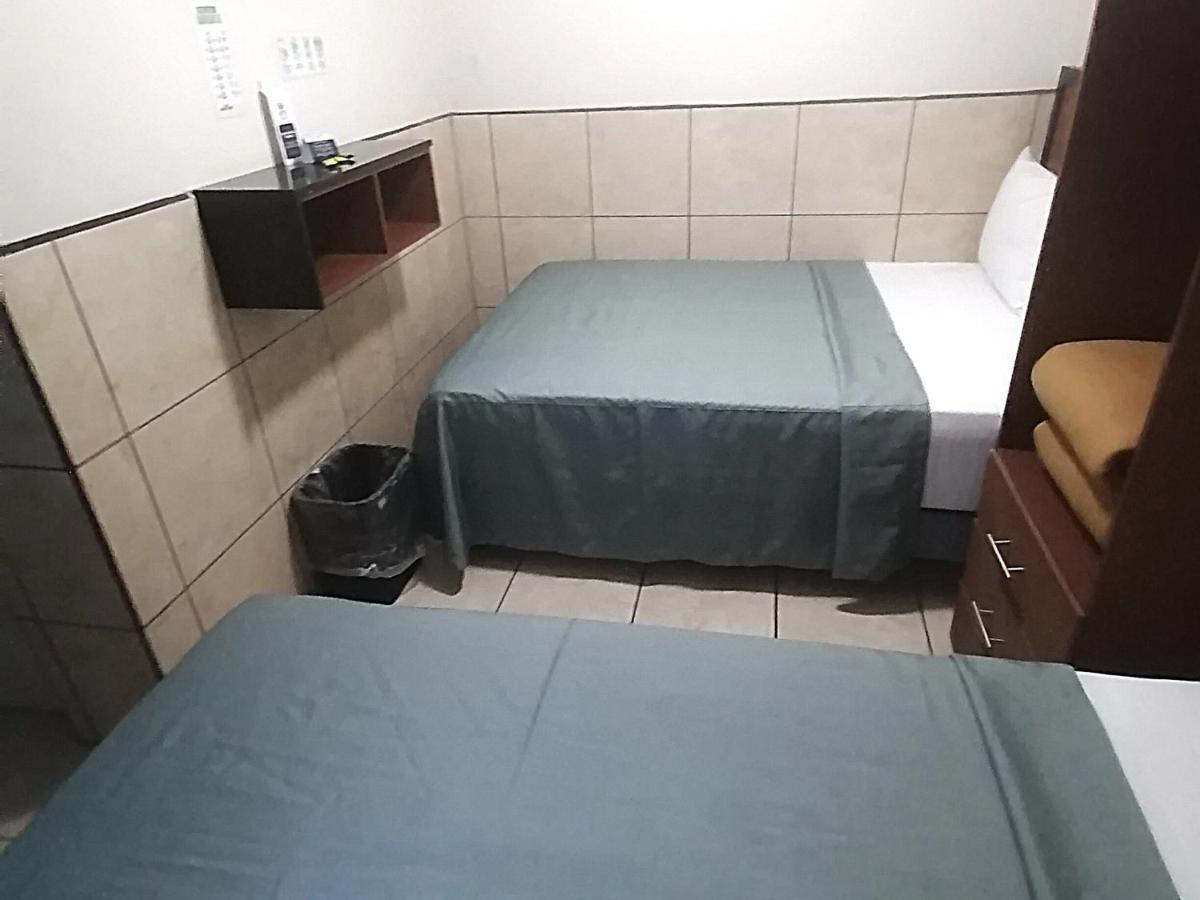 Hotel Hcm Guadalajara Zewnętrze zdjęcie