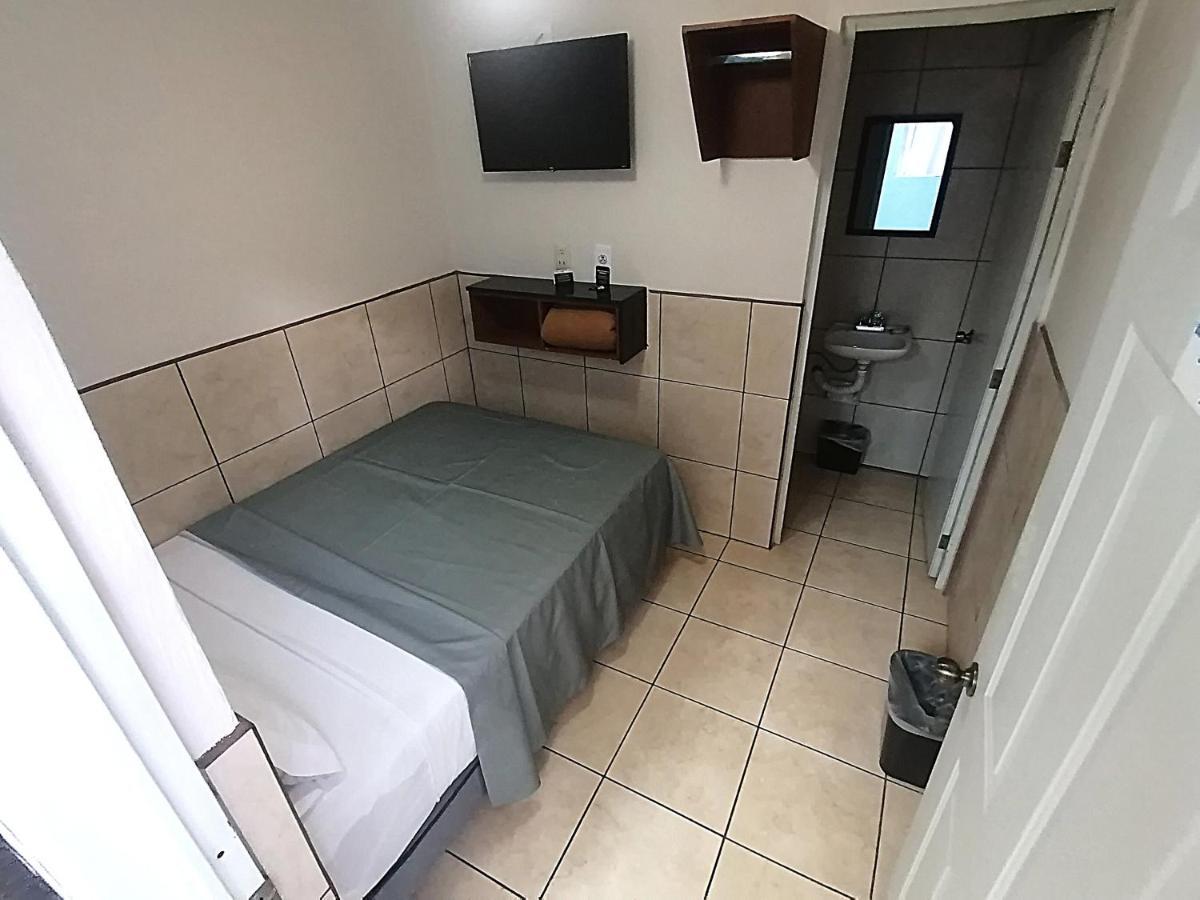 Hotel Hcm Guadalajara Zewnętrze zdjęcie